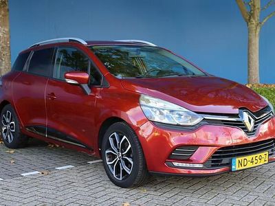 Rood Gebruikt 2017 Renault Clio GrandTour Zen Stationwagen | € 8.495 (Eerlijke prijs)