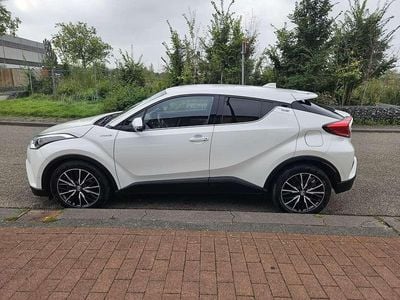 Wit Gebruikt 2016 Toyota C-HR Executive SUV | € 15.750 (Eerlijke prijs)
