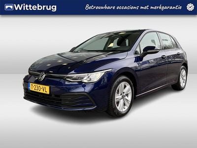 Blauw Occasion 2023 VW Golf VIII Life Hatchback | € 21.950 (Goede deal)
