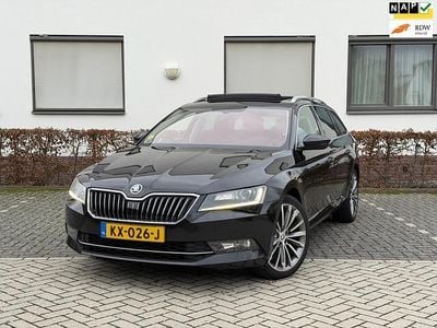 Zwart Gebruikt 2016 Skoda Superb Business Line Stationwagen | € 12.950 (Eerlijke prijs)