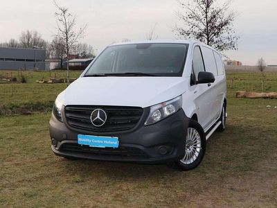 Wit Gebruikt 2022 Mercedes e-Vito MPV | € 69.500