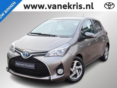 Grijs Occasion 2019 Toyota Yaris Hybrid Trend Hatchback | € 15.499 (Goede deal)