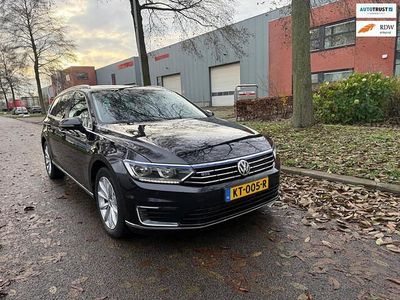 Zwart Gebruikt 2016 VW Passat GTE Stationwagen | € 13.250 (Goede deal)