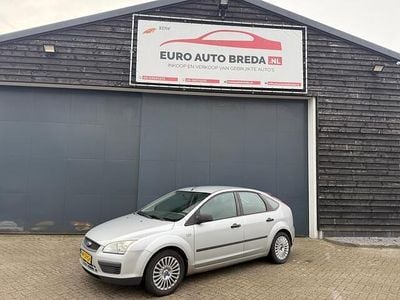 Grijs Occasion 2006 Ford Focus Hatchback | € 950 (Goede deal)