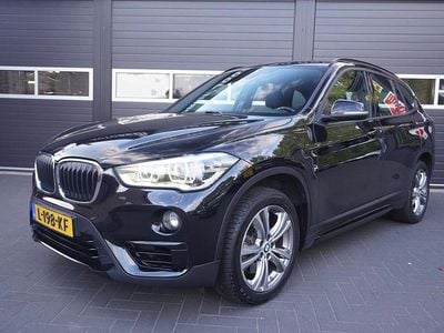 Zwart Occasion 2018 BMW X1 Executive SUV | € 19.950 (Eerlijke prijs)