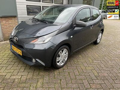 Grijs Occasion 2017 Toyota Aygo Hatchback | € 7.900 (Eerlijke prijs)