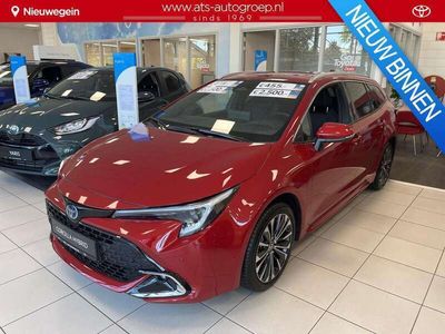 Rood Nieuw 2025 Toyota Corolla Edition Stationwagen | € 43.500
