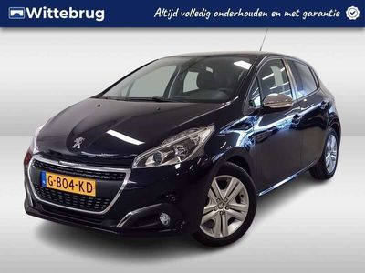 tweedehands Peugeot 208 1.2 PureTech Signature met Navigatie,