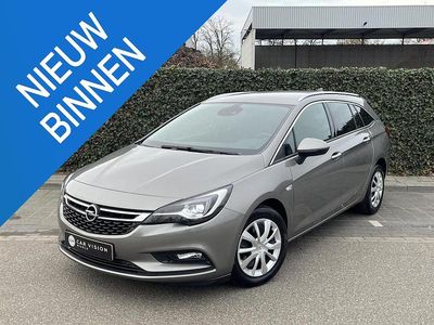 Grijs Gebruikt 2016 Opel Astra Innovation Stationwagen | € 13.499 (Eerlijke prijs)