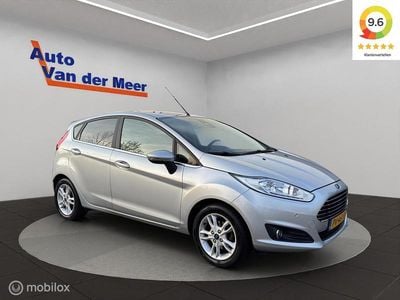 Grijs Occasion 2017 Ford Fiesta Titanium Hatchback | € 10.940 (Super prijs)