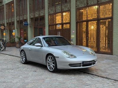 Porsche 911 Carrera