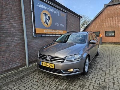 Bruin Occasion 2011 VW Passat Highline Stationwagen | € 4.445 (Eerlijke prijs)