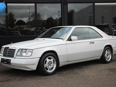 Wit Gebruikt 1993 Mercedes 220 | € 5.450