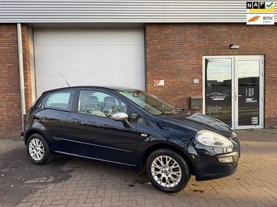 Blauw (metallic) Gebruikt 2011 Fiat Punto Evo Dynamic Hatchback | € 3.499 (Eerlijke prijs)