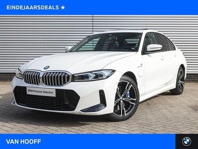 Wit Gebruikt 2025 BMW 330e Executive Sedan | € 54.950 (Eerlijke prijs)