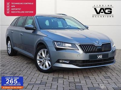 Grijs Gebruikt 2018 Skoda Superb Stationwagen | € 19.799 (Iets duurder)