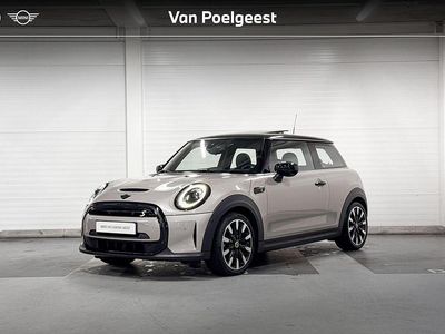 Rooftop grey (licht grijs) Gebruikt 2021 Mini Cooper Collection Hatchback | € 21.450 (Eerlijke prijs)