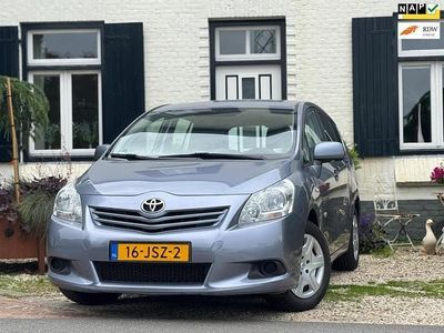 Blauw Gebruikt 2009 Toyota Verso Comfort MPV | € 5.750 (Eerlijke prijs)