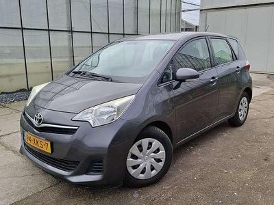 Occasion Toyota Verso-S 99 PK (72 kW) 2012 Grijs MPV