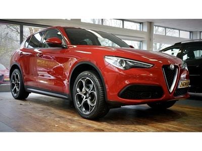 Rood Gebruikt 2019 Alfa Romeo Stelvio Super SUV | € 34.950 (Eerlijke prijs)