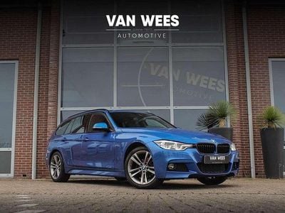 Blauw, metallic lak Gebruikt 2018 BMW 320 M Sport Stationwagen | € 20.950 (Eerlijke prijs)