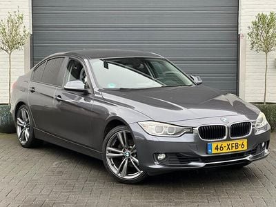 Grijs Occasion 2012 BMW 320 Executive Sedan | € 9.495 (Goede deal)