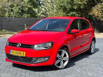 Rood Occasion 2010 VW Polo Highline Hatchback | € 7.295 (Iets duurder)