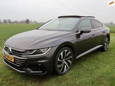 Grijs Gebruikt 2018 VW Arteon Business Hatchback | € 22.950 (Eerlijke prijs)