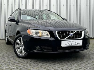 Blauw, metallic lak Occasion 2008 Volvo V70 Momentum Stationwagen | € 13.995