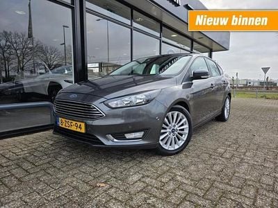 Grijs Occasion 2015 Ford Focus Titanium Sedan | € 6.445 (Eerlijke prijs)
