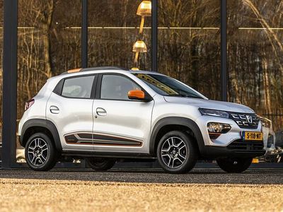 Occasion Dacia Spring Comfort Plus 33 kW (45 PK) 2021 Grijs Hatchback