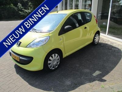 Geel Gebruikt 2006 Peugeot 107 Hatchback | € 1.660 (Eerlijke prijs)