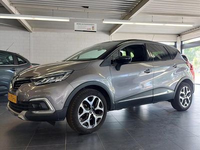 Grijs Occasion 2017 Renault Captur Intens SUV | € 14.295 (Iets duurder)