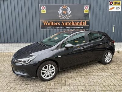 Zwart Gebruikt 2016 Opel Astra Hatchback | € 8.950 (Goede deal)