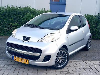 Grijs Gebruikt 2012 Peugeot 107 Hatchback | € 1.950 (Eerlijke prijs)