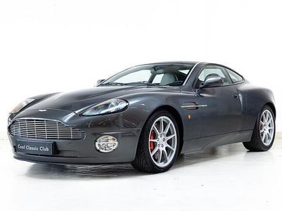 Occasion Aston Martin Vanquish 460 PK (338 kW) 2004 Grijs (metallic) Coupé
