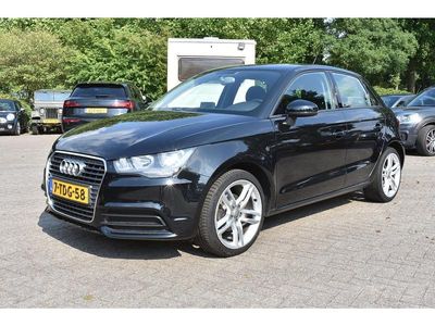 Zwart Gebruikt 2014 Audi A1 Attraction Hatchback | € 8.950 (Iets duurder)