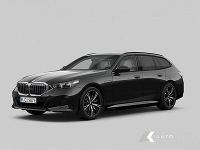 Zwart Occasion 2025 BMW 530e Comfort Edition Stationwagen | € 66.950 (Eerlijke prijs)