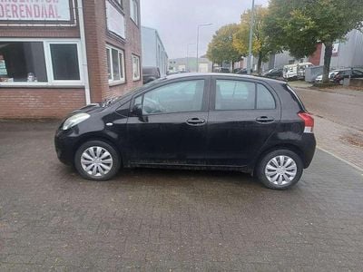Zwart Gebruikt 2009 Toyota Yaris MPV | € 3.500 (Eerlijke prijs)