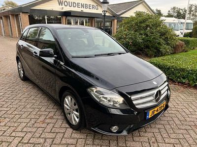 Zwart Gebruikt 2012 Mercedes B180 MPV | € 10.950 (Eerlijke prijs)
