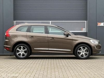 Bruin Occasion 2015 Volvo XC60 Summum SUV | € 16.950 (Eerlijke prijs)