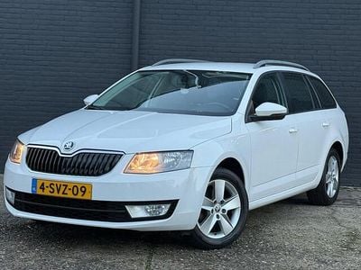 Wit Gebruikt 2014 Skoda Octavia Business Line Stationwagen | € 5.495 (Eerlijke prijs)
