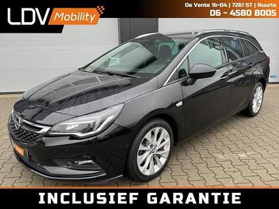 Zwart (metallic) Gebruikt 2018 Opel Astra Innovation Stationwagen | € 14.850 (Eerlijke prijs)