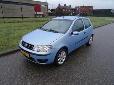 Blauw Occasion 2005 Fiat Punto Dynamic Hatchback | € 1.895 (Iets duurder)