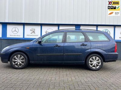 Blauw Occasion 2005 Ford Focus Futura Stationwagen | € 995 (Goede deal)
