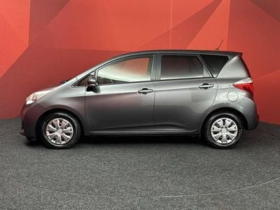 Occasion Toyota Verso-S 101 PK (74 kW) 2013 Grijs (metallic) MPV