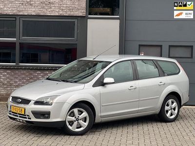 Grijs Occasion 2007 Ford Focus Futura Stationwagen | € 999 (Eerlijke prijs)