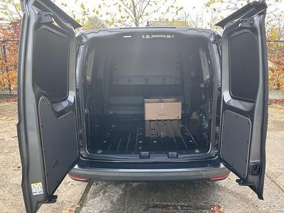 Grijs Nieuw 2025 VW Caddy Basis MPV | € 26.000 (Iets duurder)
