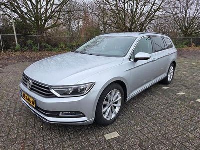 Grijs (metallic) Gebruikt 2015 VW Passat Comfortline Stationwagen | € 11.500 (Super prijs)