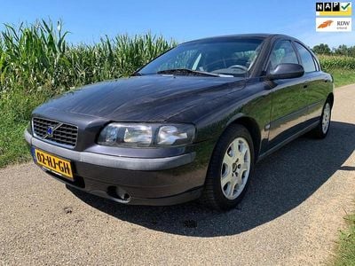 Grijs Gebruikt 2001 Volvo S60 Sedan | € 1.200 (Goede deal)